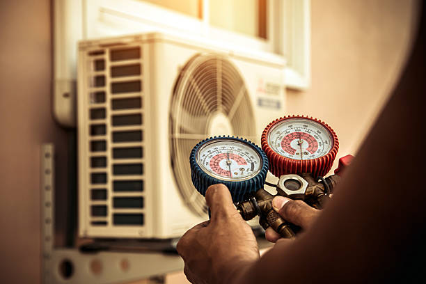 Professional Hvac technician working in Richton Park, IL